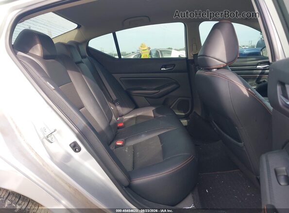 1N4BL4CV6KC177531 2019 NISSAN ALTIMA Silver VIN კოდის სტიკერის ხედი