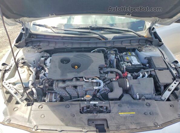 1N4BL4CV6LC165588 2020 NISSAN ALTIMA Silver Widok wnętrza z tyłu