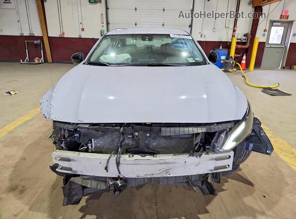 1N4BL4CV6RN420379 2024 NISSAN ALTIMA Gray Widok z przodu