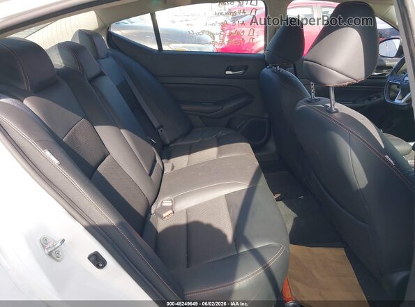 1N4BL4CV7NN376046 2022 NISSAN ALTIMA White Widok naklejki z numerem VIN