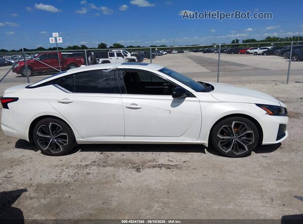1N4BL4CV7RN307556 2024 NISSAN ALTIMA White Vista del cuadro de instrumentos