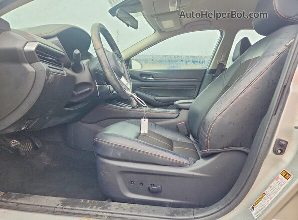 1N4BL4CV8LC145052 2020 NISSAN ALTIMA Silver Widok wnętrza z przodu
