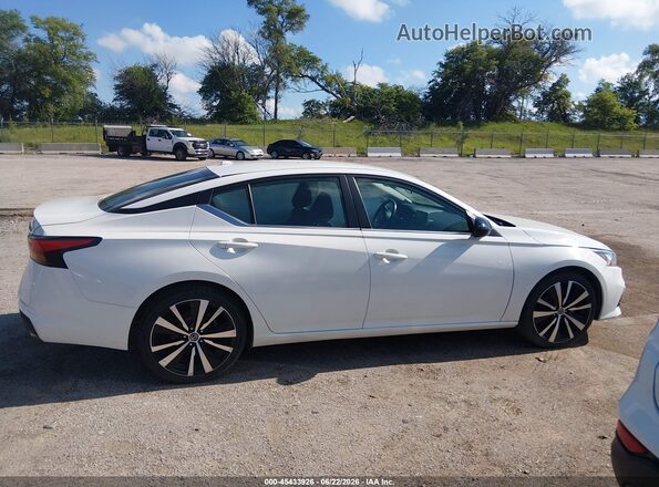 1N4BL4CV8NN314249 2022 NISSAN ALTIMA White Rear interior view