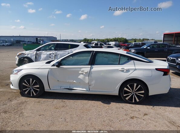 1N4BL4CV8NN314249 2022 NISSAN ALTIMA White 360 interior view