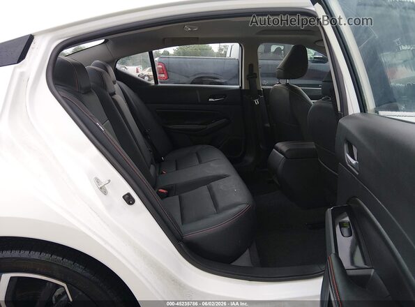 1N4BL4CV8RN400800 2024 NISSAN ALTIMA Белый Вид наклейки с VIN-кодом