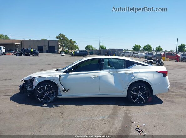 1N4BL4CV8SN307099 2025 NISSAN ALTIMA White Vista interior trasera