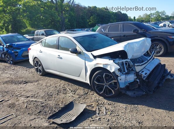 1N4BL4CV8SN416873 2025 NISSAN ALTIMA White Vista interior trasera