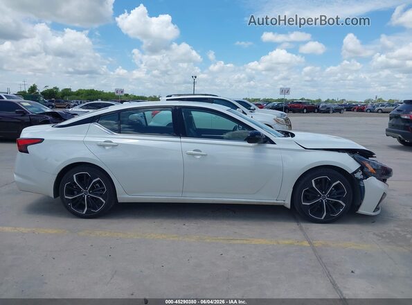1N4BL4CV9RN410364 2024 NISSAN ALTIMA White Vista interior trasera