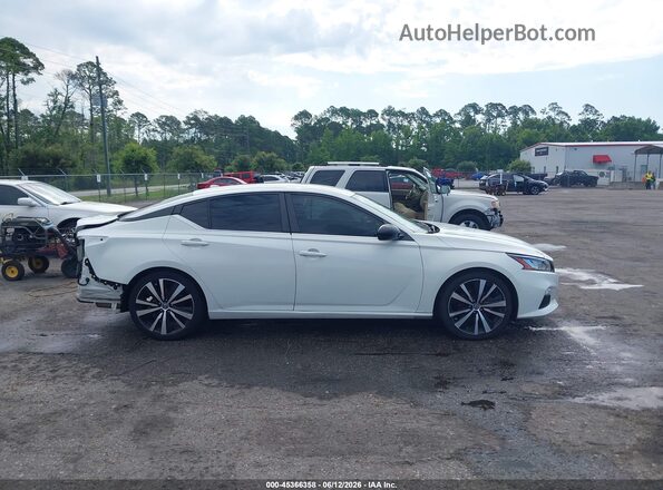 1N4BL4CVXKC177516 2019 NISSAN ALTIMA White Widok wnętrza z tyłu