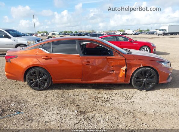 1N4BL4CVXMN314249 2021 NISSAN ALTIMA Orange 360 interior view