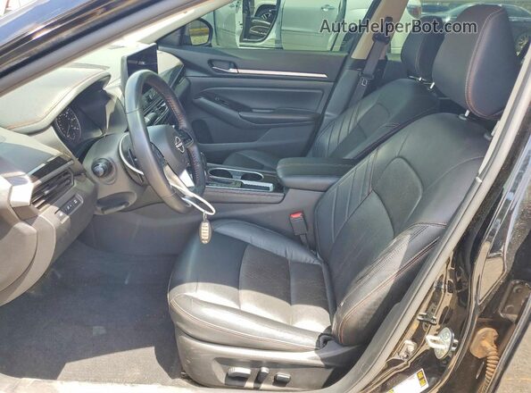 1N4BL4CVXRN336811 2024 NISSAN ALTIMA Black Front interior view