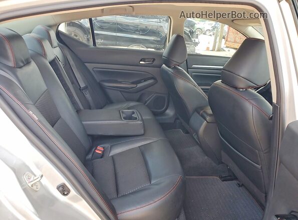 1N4BL4CVXRN354600 2024 NISSAN ALTIMA Silver Widok tylnych siedzeń