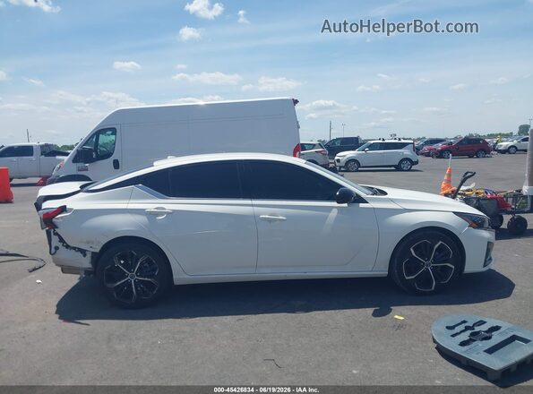 1N4BL4CVXRN385328 2024 NISSAN ALTIMA White Սալոնի 360 աստիճան տեսք