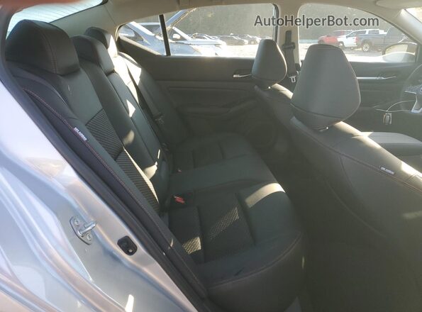 1N4BL4CVXSN413506 2025 NISSAN ALTIMA Silver Rear seats view