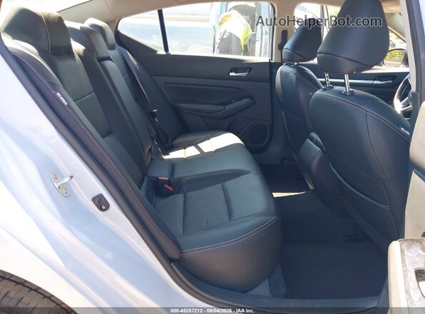 1N4BL4CW0RN373309 2024 NISSAN ALTIMA Gray Widok naklejki z numerem VIN