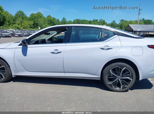 1N4BL4CW0RN373309 2024 NISSAN ALTIMA Gray Widok wnętrza 360 stopni