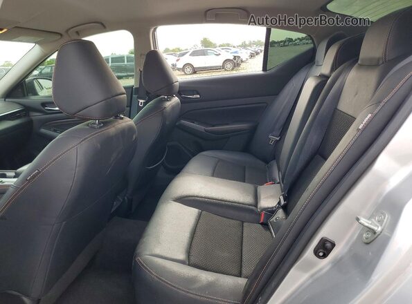 1N4BL4CW2NN323070 2022 NISSAN ALTIMA Silver Rear seats view