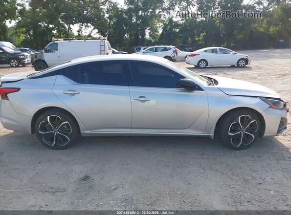 1N4BL4CW2PN318924 2023 NISSAN ALTIMA Silver უკანა სალონის ხედი