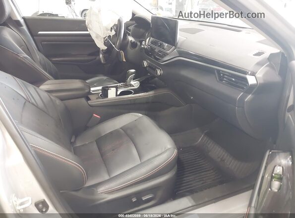 1N4BL4CW2RN403488 2024 NISSAN ALTIMA Silver Вид салону спереду