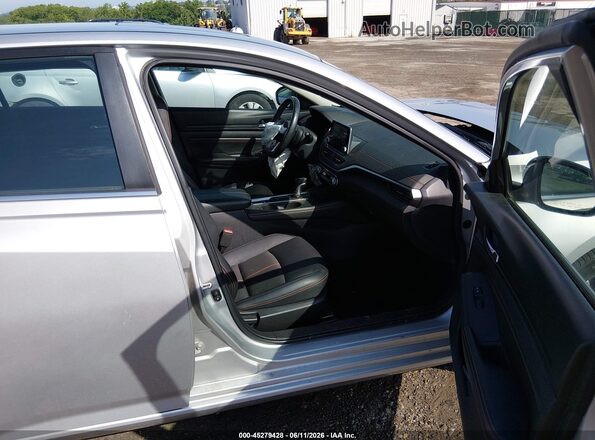 1N4BL4CW8KC149352 2019 NISSAN ALTIMA Silver Front interior view