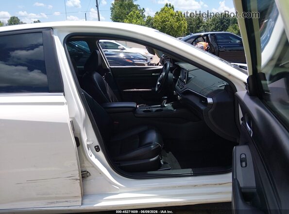 1N4BL4CW8LC239389 2020 NISSAN ALTIMA Белый Вид салона спереди