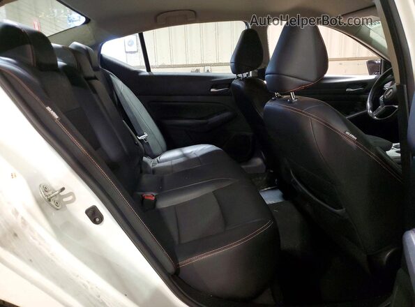 1N4BL4CW8NN418328 2022 NISSAN ALTIMA White Widok tylnych siedzeń