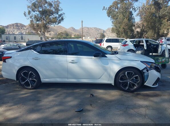 1N4BL4CW8RN337335 2024 NISSAN ALTIMA White Vista interior trasera