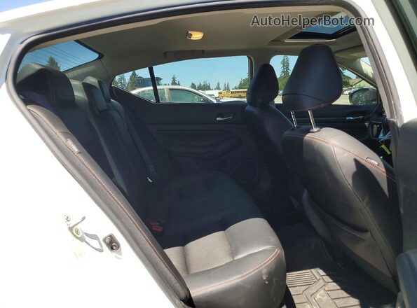 1N4BL4CWXNN304587 2022 NISSAN ALTIMA White უკანა სავარძლების ხედი