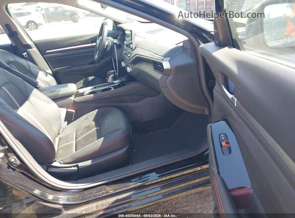 1N4BL4CWXRN427716 2024 NISSAN ALTIMA Black Front interior view