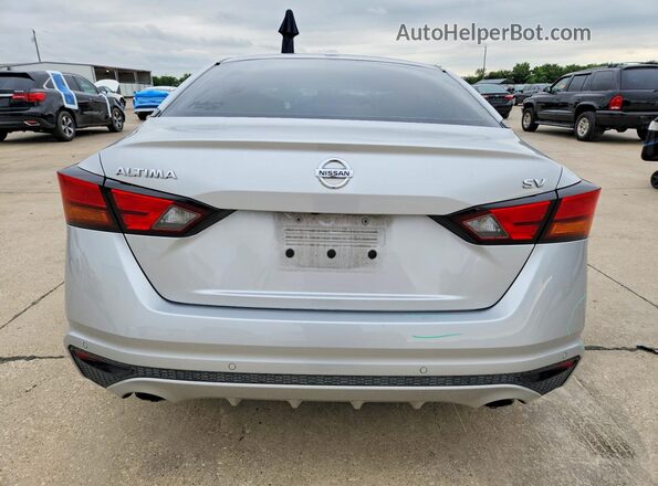 1N4BL4DV0LC113243 2020 NISSAN ALTIMA Silver Rear view