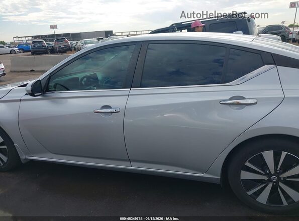 1N4BL4DV0NN378915 2022 NISSAN ALTIMA Silver Widok wnętrza 360 stopni