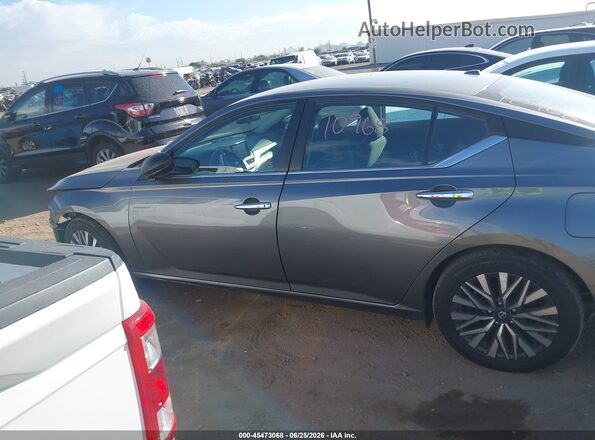 1N4BL4DV0RN310314 2024 NISSAN ALTIMA Gray 360 interior view