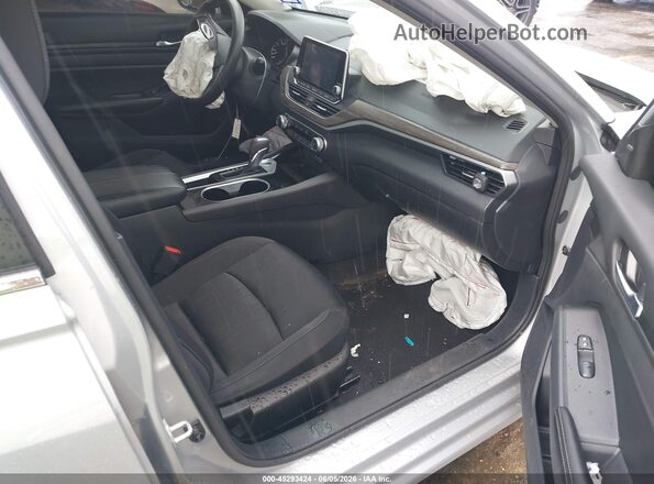 1N4BL4DV0RN393209 2024 NISSAN ALTIMA Silver Вид салону спереду