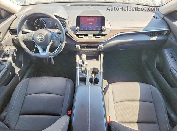 1N4BL4DV0SN386864 2025 NISSAN ALTIMA Silver Widok deski rozdzielczej