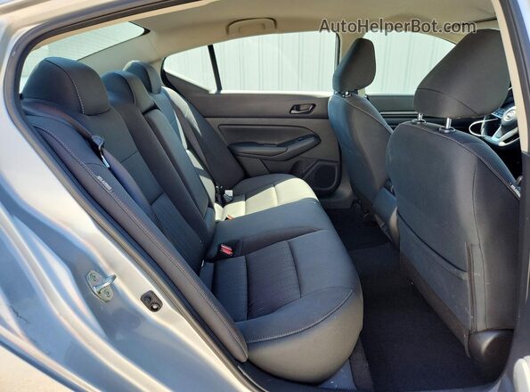 1N4BL4DV0SN386864 2025 NISSAN ALTIMA Silver Widok tylnych siedzeń