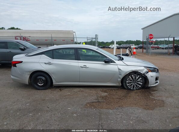 1N4BL4DV1SN412808 2025 NISSAN ALTIMA Silver Սալոնի հետևի տեսք