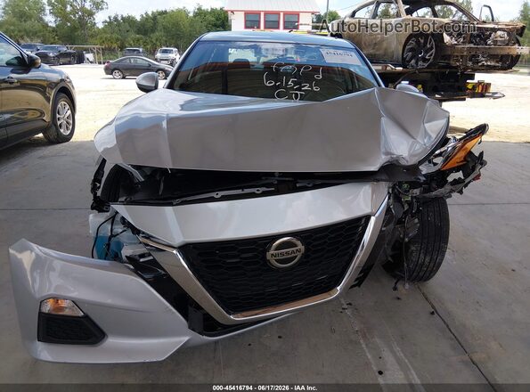 1N4BL4DV2NN336861 2022 NISSAN ALTIMA Silver Вид задньої частини салону