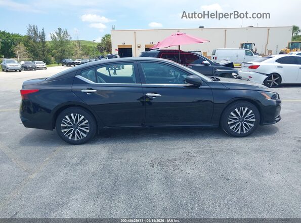 1N4BL4DV2SN330733 2025 NISSAN ALTIMA Black უკანა სალონის ხედი