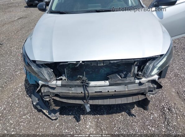 1N4BL4DV3RN328077 2024 NISSAN ALTIMA Silver Widok z przodu