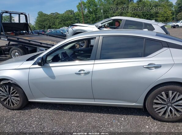 1N4BL4DV3RN328077 2024 NISSAN ALTIMA Silver Widok wnętrza 360 stopni