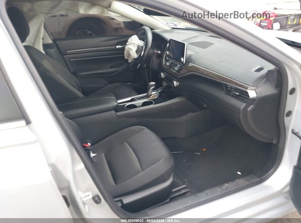 1N4BL4DV3RN351584 2024 NISSAN ALTIMA Белый Вид салона спереди