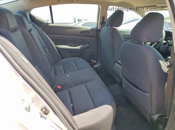 1N4BL4DV3RN375805 2024 NISSAN ALTIMA Silver Widok tylnych siedzeń