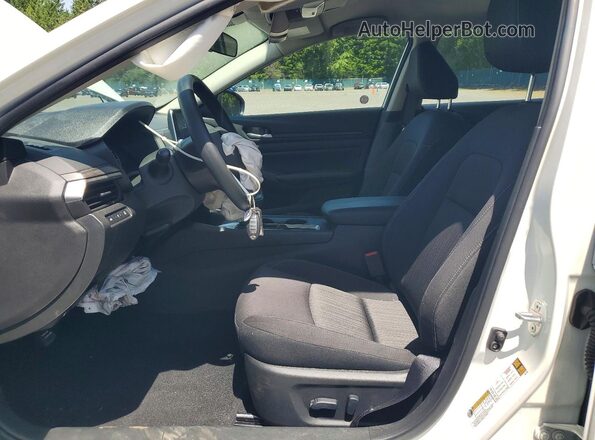 1N4BL4DV3SN429741 2025 NISSAN ALTIMA White Widok wnętrza z przodu