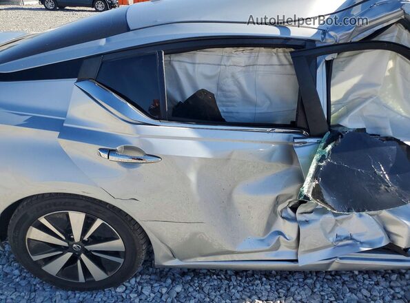 1N4BL4DV4MN334642 2021 NISSAN ALTIMA Silver Rear seats view
