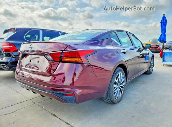 1N4BL4DV4SN357836 2025 NISSAN ALTIMA Maroon Trasero derecho