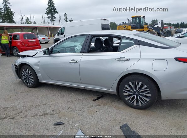 1N4BL4DV4SN386530 2025 NISSAN ALTIMA Silver Սալոնի 360 աստիճան տեսք