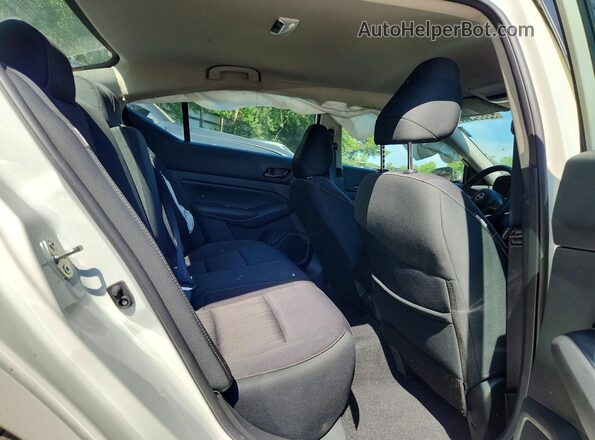 1N4BL4DV5RN413809 2024 NISSAN ALTIMA White Vista de los asientos traseros