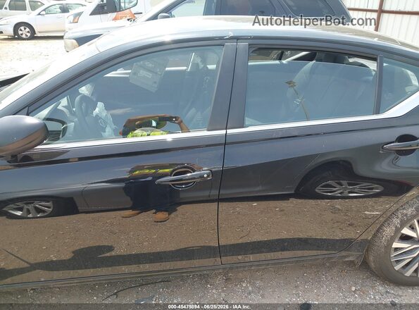 1N4BL4DV5TN315077 2026 NISSAN ALTIMA Black Widok wnętrza z tyłu