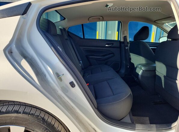 1N4BL4DV6MN317325 2021 NISSAN ALTIMA Белый Вид задних сидений