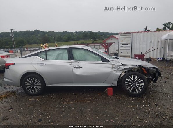 1N4BL4DV6RN336335 2024 NISSAN ALTIMA Silver Вид задньої частини салону